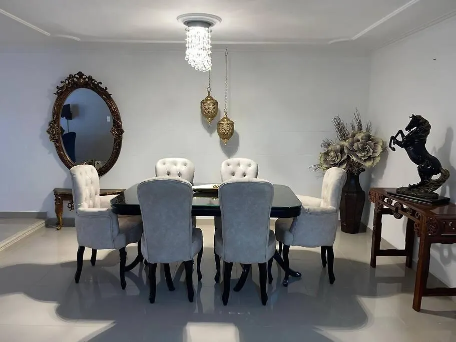 Hermoso apartamento en el barrio el poblado de medellin, exclusivo y elegante